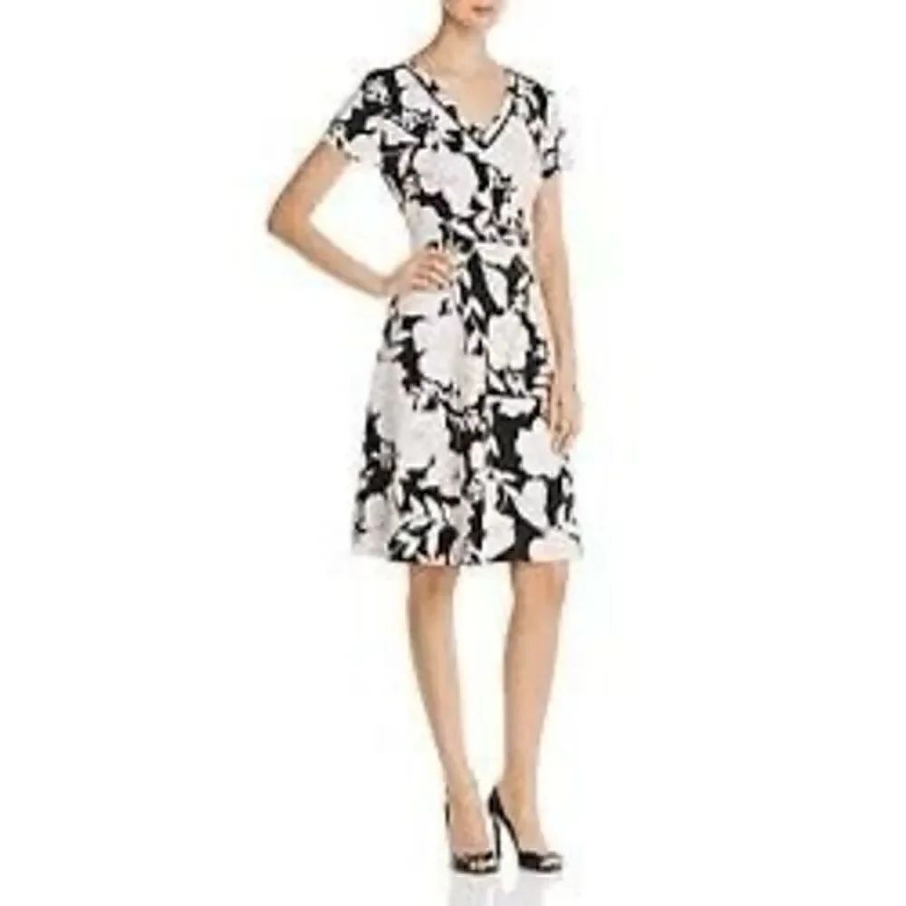 Karl Lagerfeld Women’s Size 6 Fit & Flare V Neck Tiered Dress Floral Textured